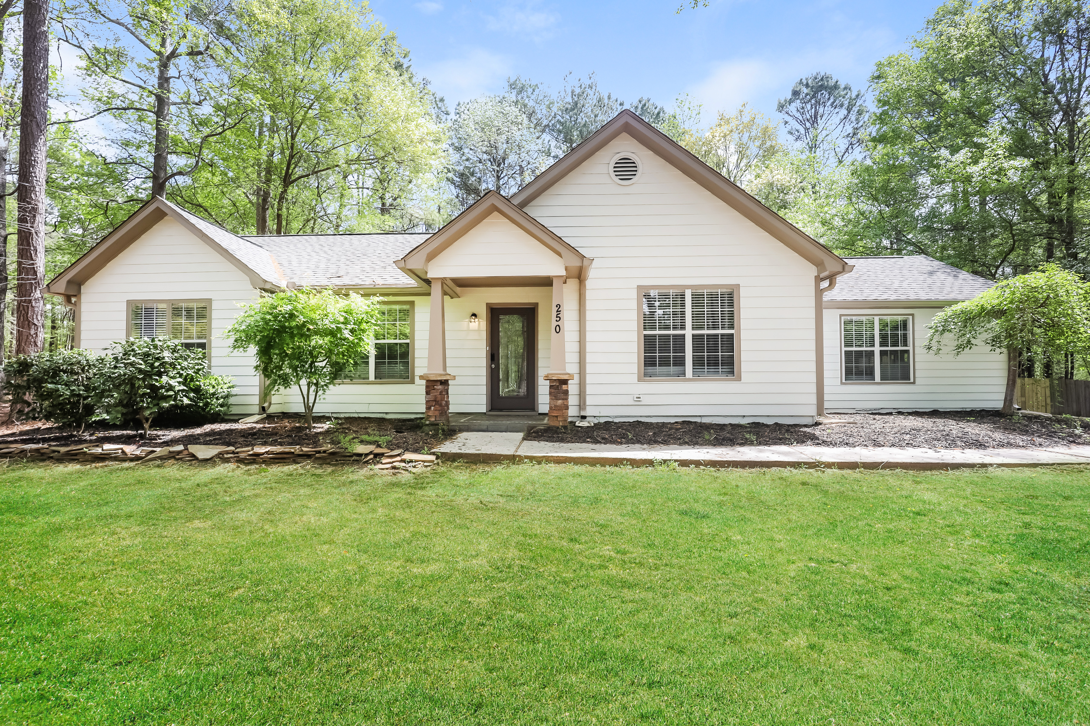 250 RICHMOND PL NEWNAN, GA 30265